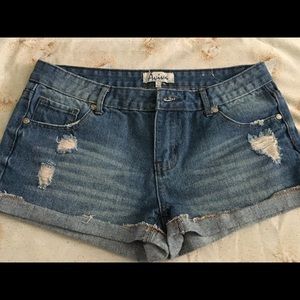 Aviva girls distressed shots Size 9